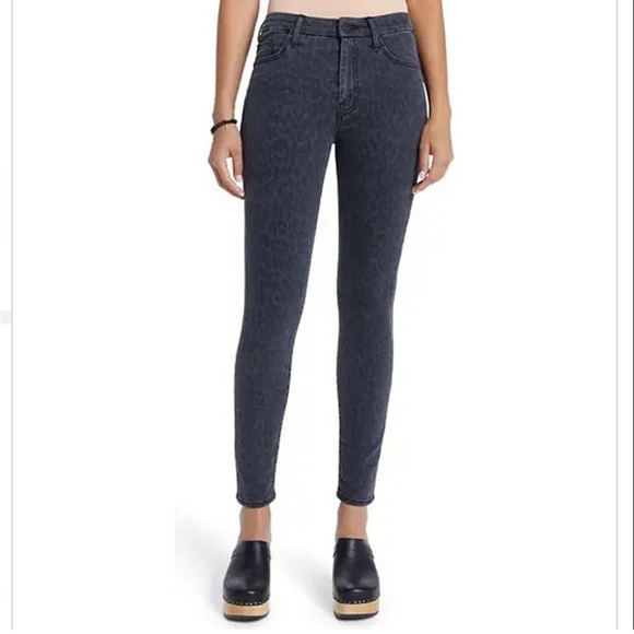 MOTHER Jeans High Waisted Looker, Bad Cat! Black Leopard Print, Size 26 - Picture 1 of 12